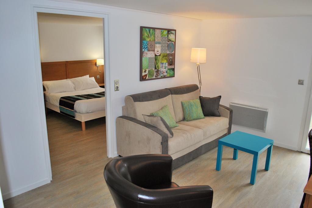 Hotel Le Relais Des Champs Eugenie-les-Bains Exteriör bild