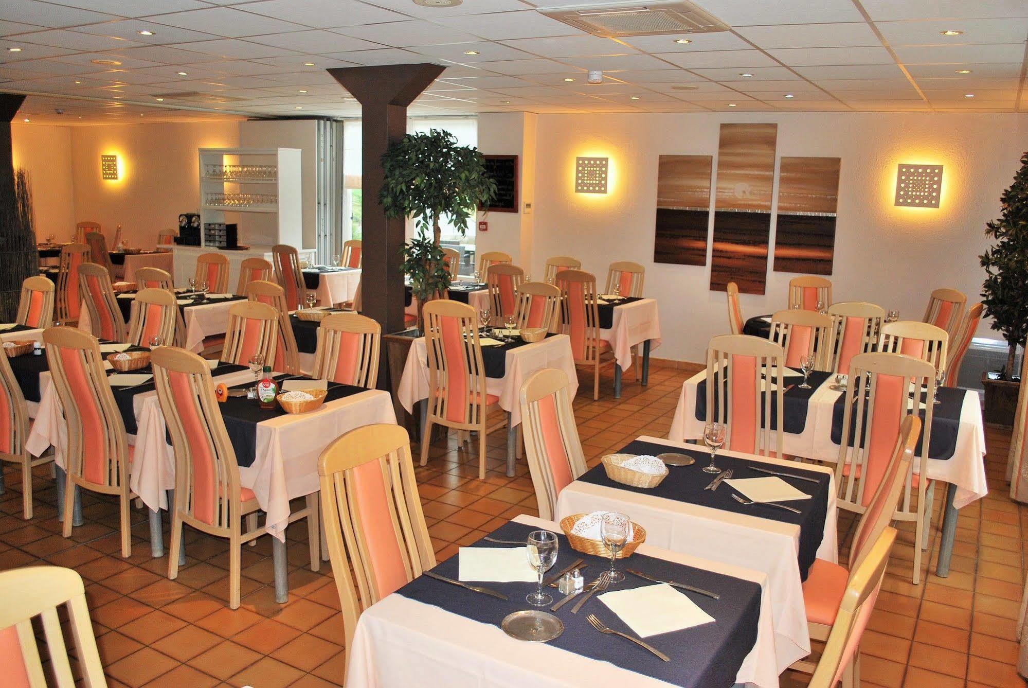 Hotel Le Relais Des Champs Eugenie-les-Bains Exteriör bild