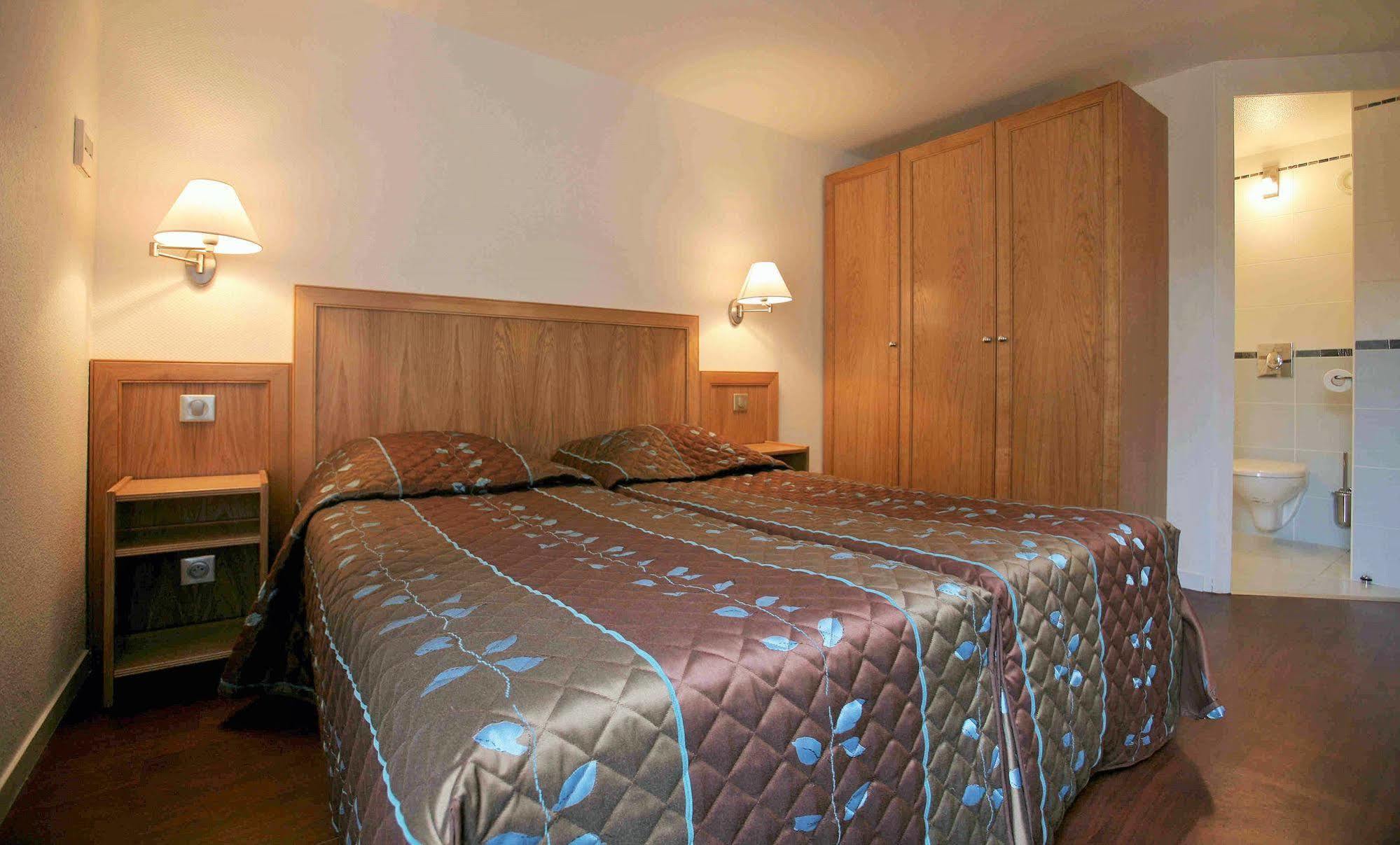 Hotel Le Relais Des Champs Eugenie-les-Bains Exteriör bild