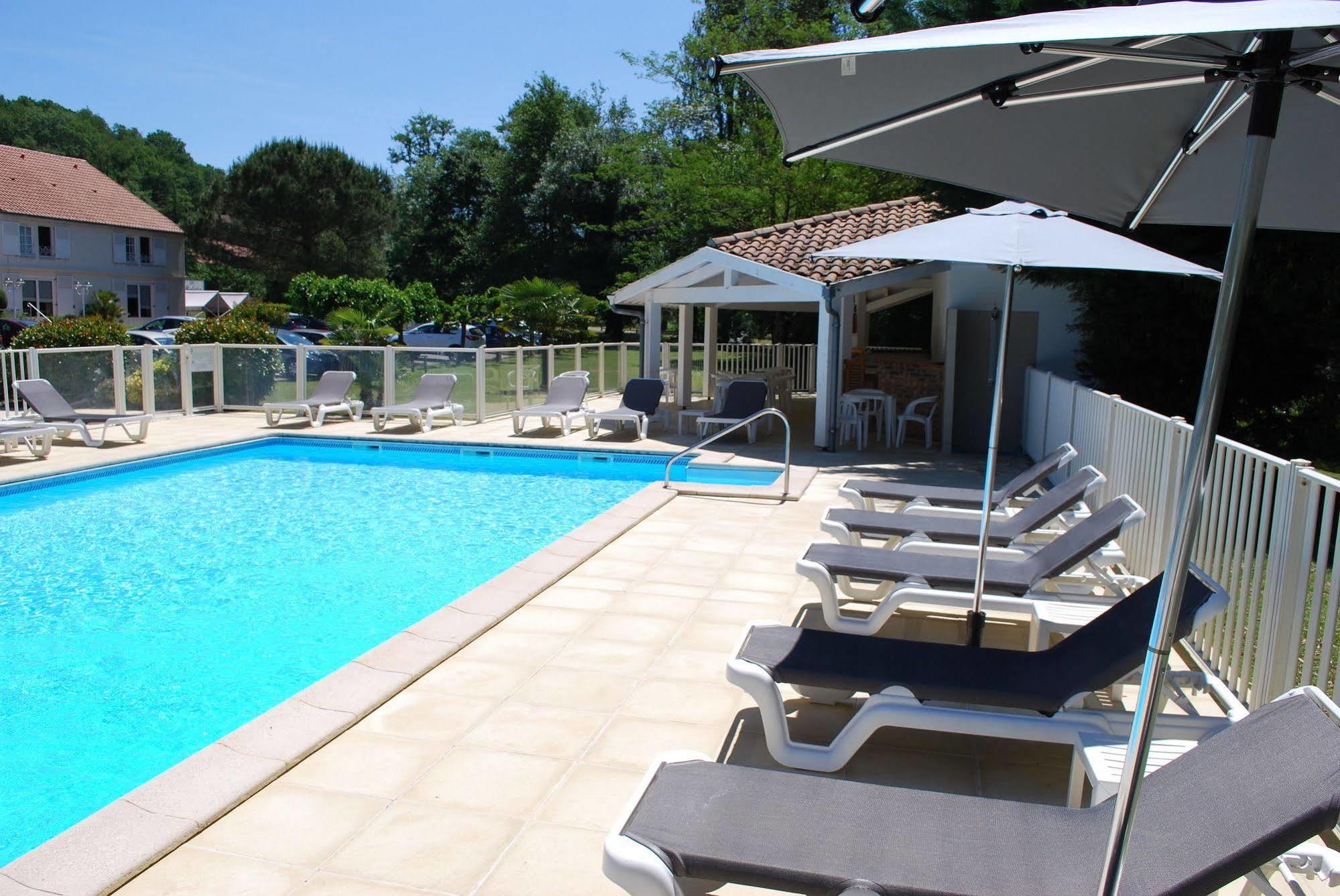 Hotel Le Relais Des Champs Eugenie-les-Bains Exteriör bild