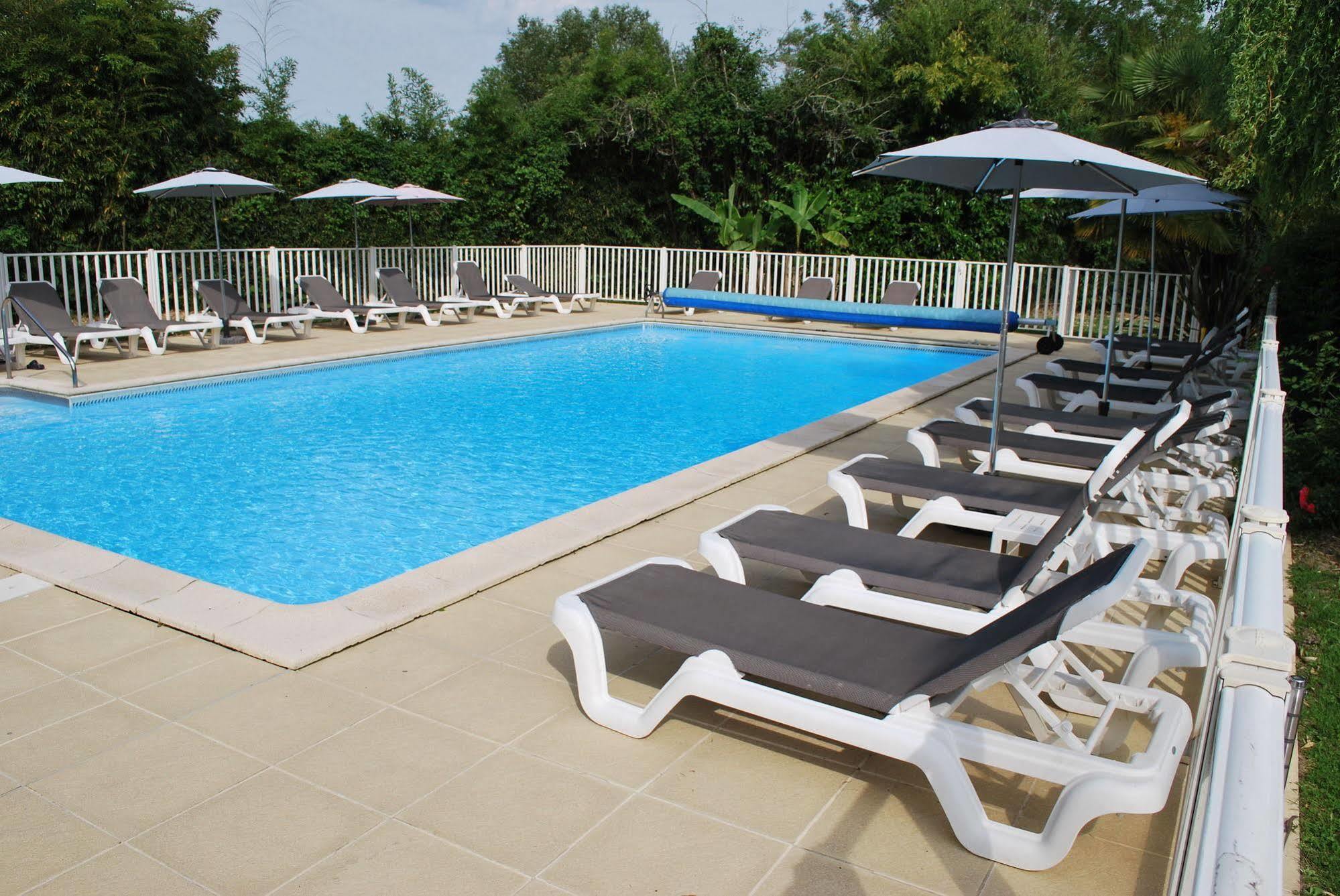 Hotel Le Relais Des Champs Eugenie-les-Bains Exteriör bild
