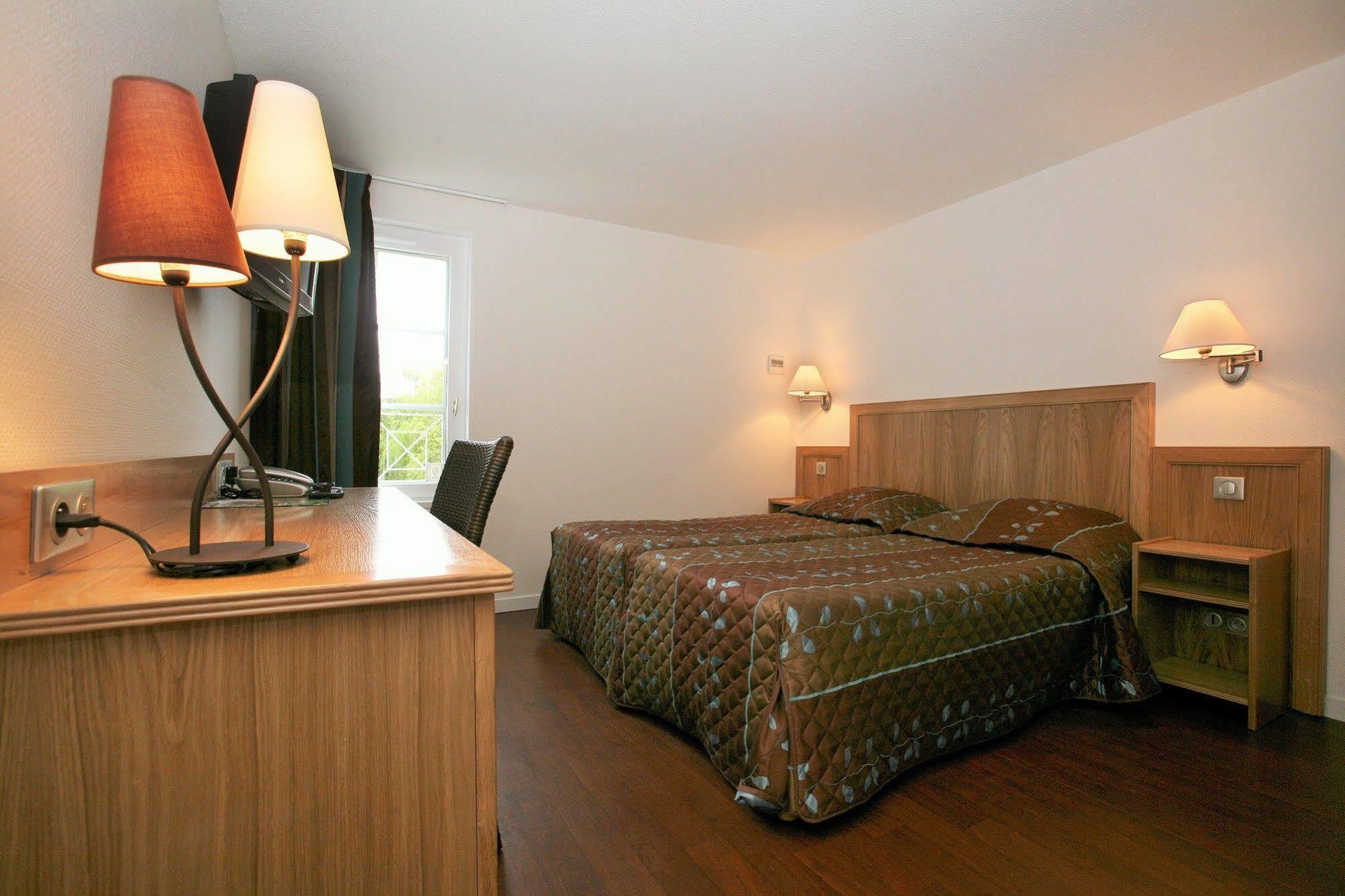Hotel Le Relais Des Champs Eugenie-les-Bains Exteriör bild